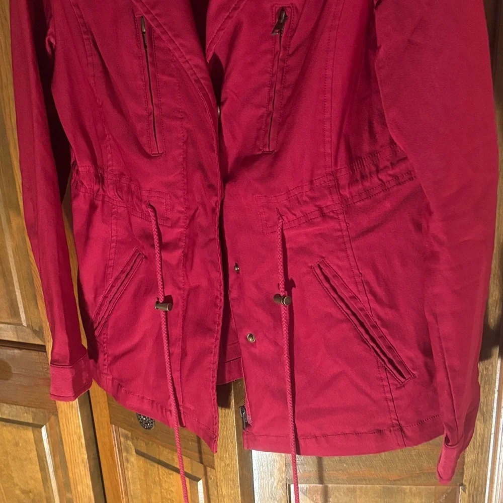 Women's Scarlet Utility Jacket - Picture 4 of 7